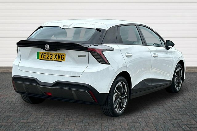 MG MG4 Se Long Range Hatchback White #3