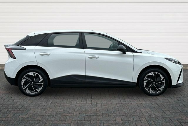MG MG4 Se Long Range Hatchback White #2