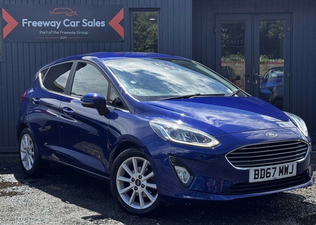 Ford Fiesta Hatchback 1.0T Ecoboost Titanium Hatchback Pet Blue