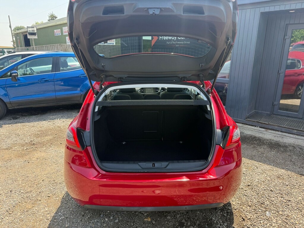 Peugeot 308 Hatchback 1.2 Puretech Gpf Allure Hatchback Pe LR18YKZ Red #5