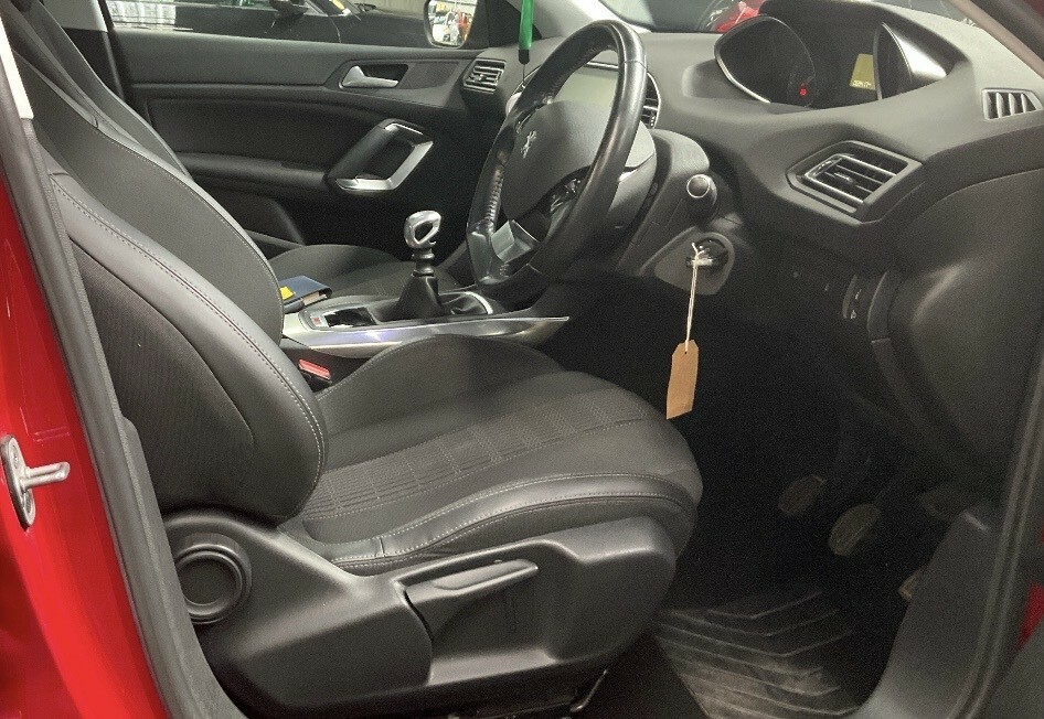 Peugeot 308 1.2 Puretech Gpf Allure Hatchback Manua Red #5