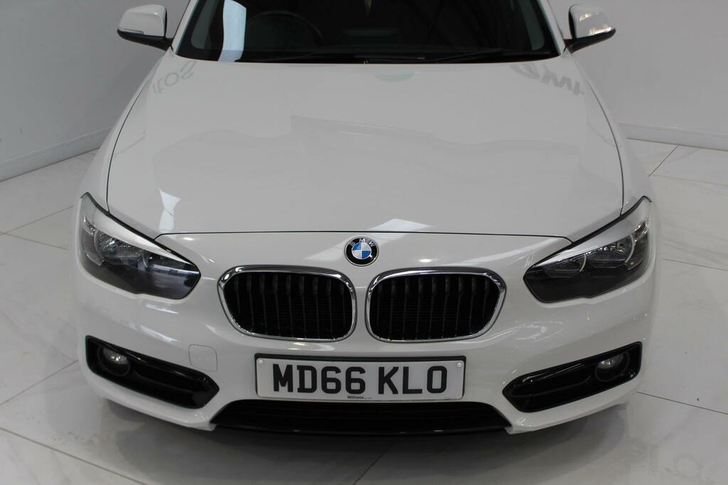 BMW 1 Series Sport White #5