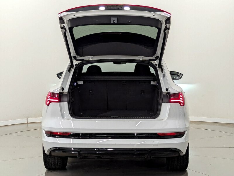 Audi E-tron Black Edition RE72MZL White #4