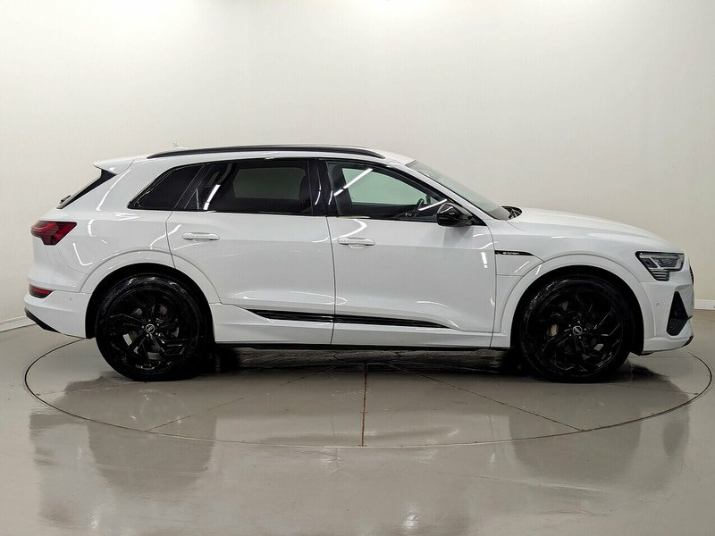 Audi E-tron Black Edition RE72MZL White #2