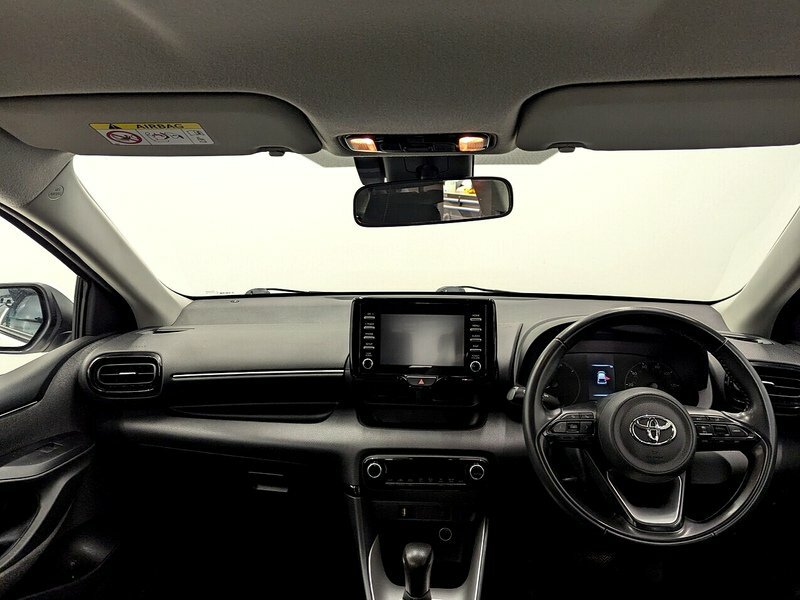 Toyota Yaris Vvt-h Icon FP21SWN White #3