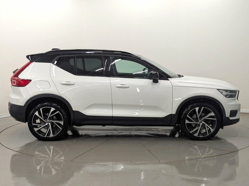 Volvo XC40 T4 R-design Pro CA69UJB White #2