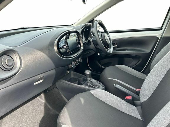 Toyota Aygo X Pure Automatic WR73YOV White #5