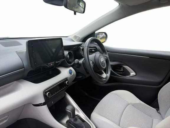 Toyota Yaris Excel CF72WVV White #5