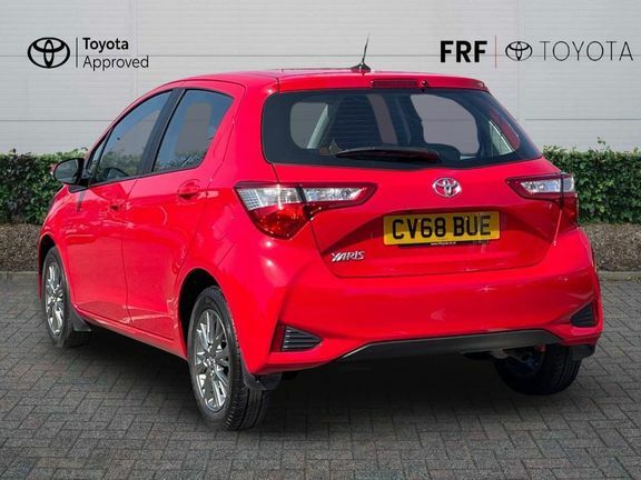 Toyota Yaris Icon 1.5M Red #4