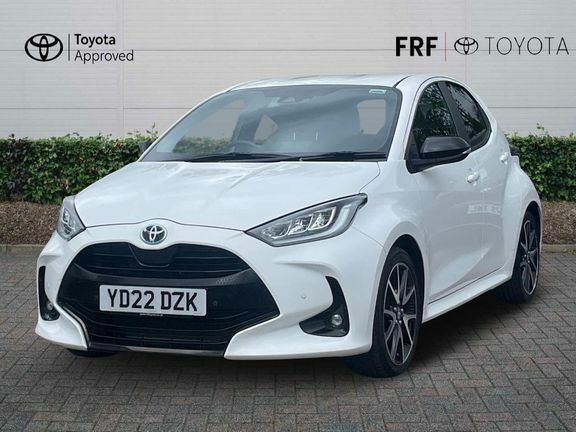 Toyota Yaris Dynamic 1.5 Hybrid YD22DZK White #3