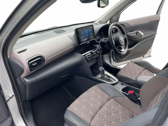 Toyota Yaris Cross Excel Fwd CV72ZGY Silver #5