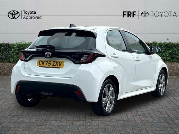 Toyota Yaris Icon CK75ZKV White #2