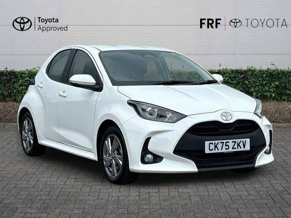 Toyota Yaris Icon White
