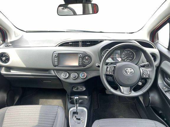 Toyota Yaris Icon 1.5 A Red #6