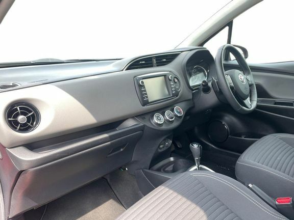 Toyota Yaris Icon 1.5 A Red #5