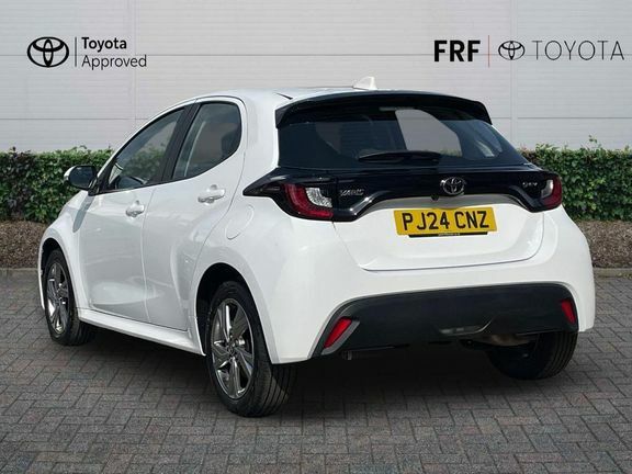 Toyota Yaris Icon PJ24CNZ White #4