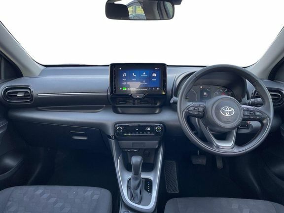 Toyota Yaris Icon PJ24CNZ White #6