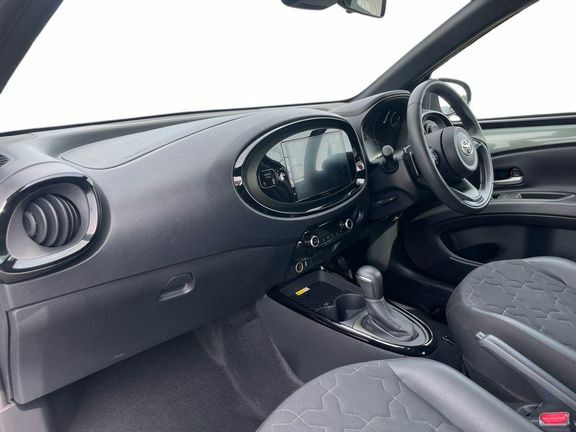 Toyota Aygo X Exclusive Automatic CF72FTX Green #5
