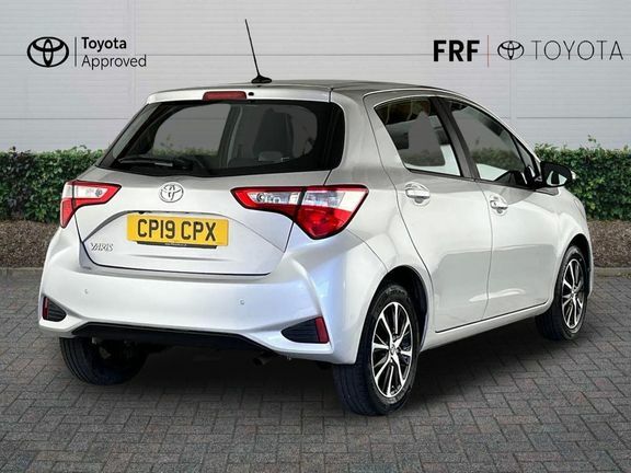 Toyota Yaris 1.5 Vvt-i Icon Tech Cvt Euro 6 CP19CPX Silver #2
