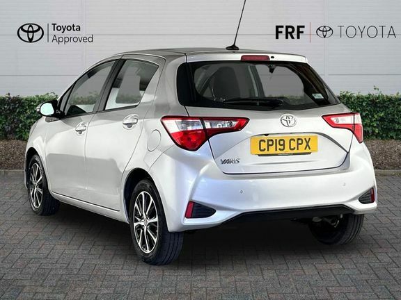 Toyota Yaris 1.5 Vvt-i Icon Tech Cvt Euro 6 CP19CPX Silver #4