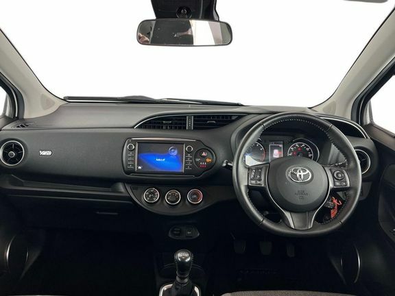 Toyota Yaris Y20 1.5 M FL20XRO White #6
