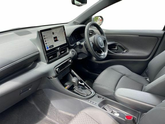 Toyota Yaris Excel Green #5