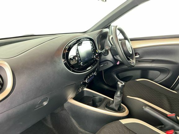 Toyota Aygo X Edge Manual CP73OCM Beige #5
