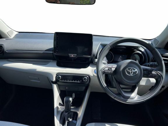 Toyota Yaris Excel CP73OOC White #6