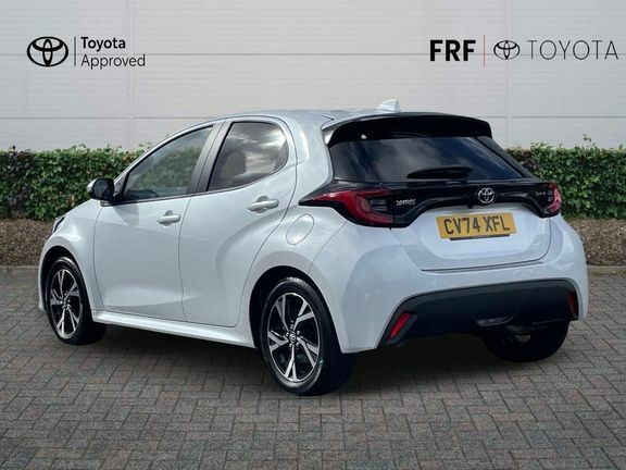 Toyota Yaris Design CV74XFL White #4