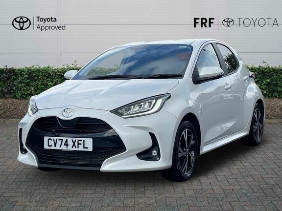 Toyota Yaris Design CV74XFL White #3