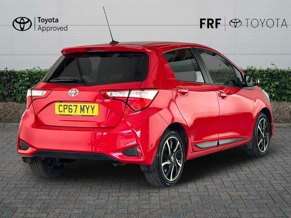 Toyota Yaris 1.5 Design CP67MYY Red #2