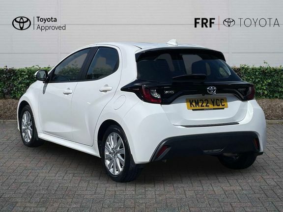 Toyota Yaris Icon 1.5 Hybrid KM22YCC White #4