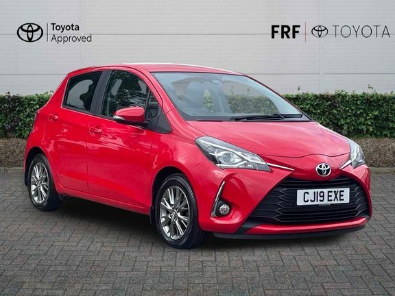 Toyota Yaris 1.5 Vvt-i Icon Euro 6 Red