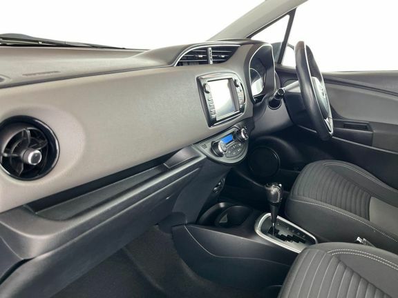 Toyota Yaris Icon Tech Hybrid SJ67VCW Brown #5