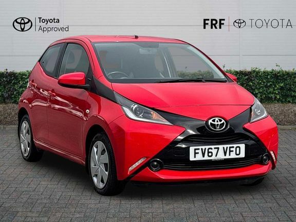 Toyota Aygo X X-play X-shift Red