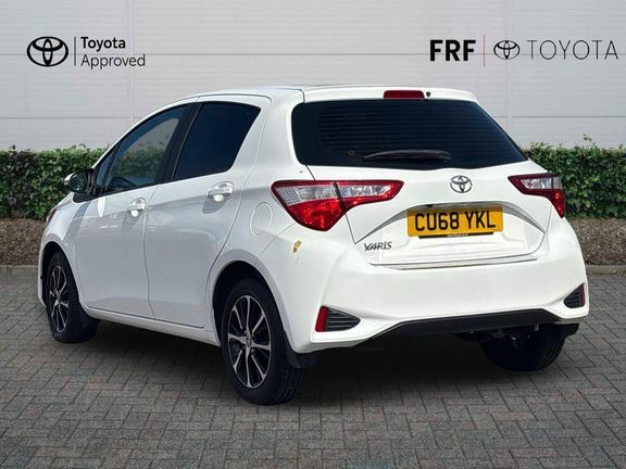 Toyota Yaris Icon Tech 1.5M CU68YKL White #4