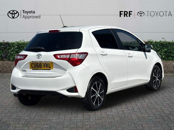 Toyota Yaris Icon Tech 1.5M CU68YKL White #2