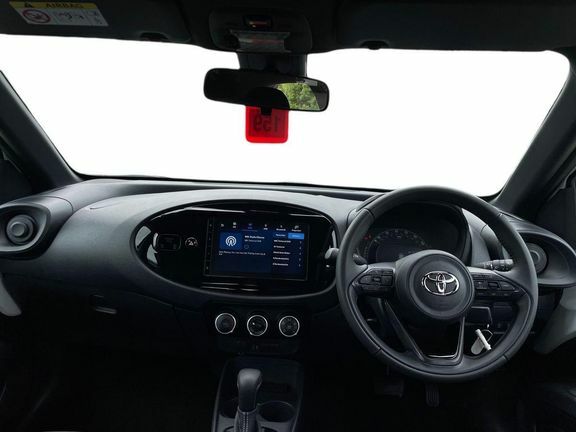 Toyota Aygo X Pure Automatic CP24SVA White #6
