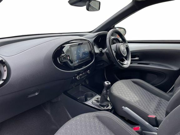 Toyota Aygo X Edge CP24ULU White #5