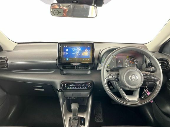 Toyota Yaris Icon Black #6