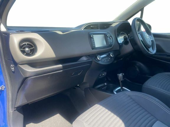 Toyota Yaris Icon Hybrid NX67TNV Blue #5