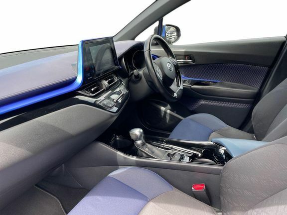 Toyota C-Hr Dynamic 1.8Cvt VK17NKX Silver #5