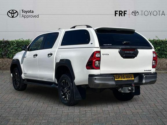 Toyota HILUX Invincible X Dc 2.8 Hybrid 48V CP75HXS White #4