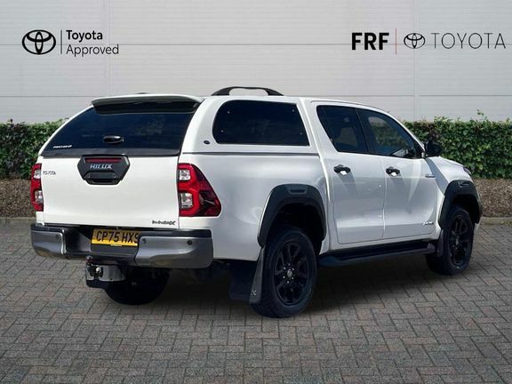 Toyota HILUX Invincible X Dc 2.8 Hybrid 48V CP75HXS White #2