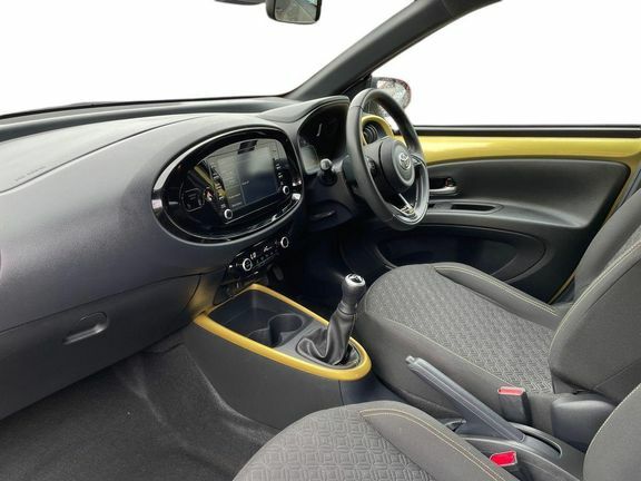 Toyota Aygo X Edge Parking Pack CK23EYP Gold #5