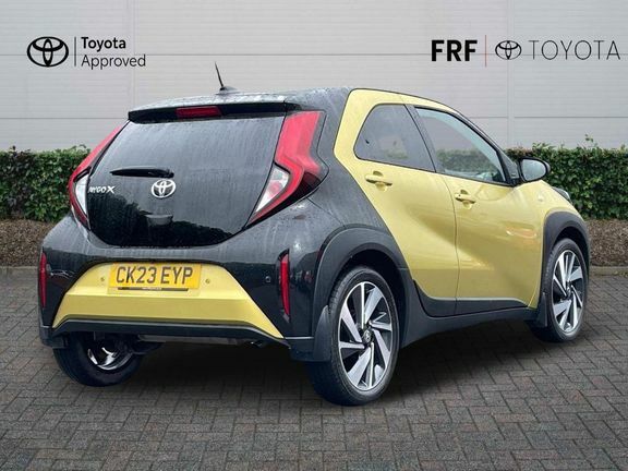 Toyota Aygo X Edge Parking Pack CK23EYP Gold #2