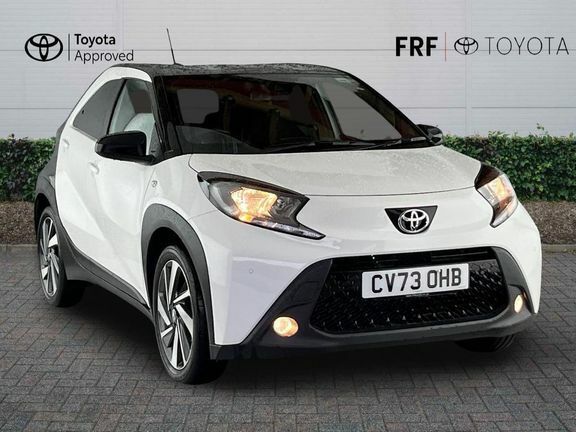 Toyota Aygo X Edge Parking Pack White