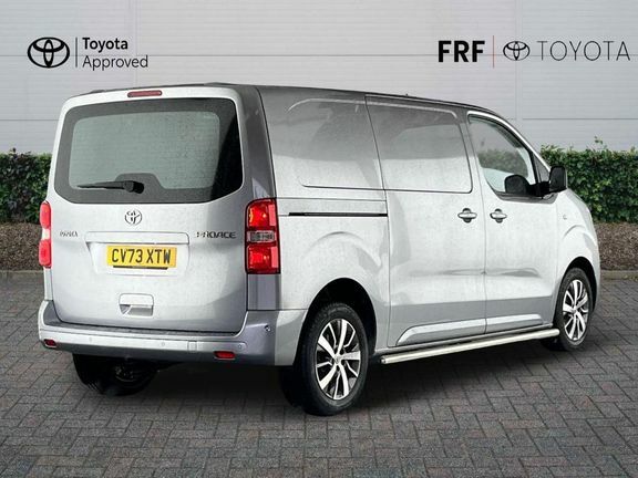 Toyota PROACE 2.0D Design Medium Panel Van Mwb Euro 6 Ss Grey #2