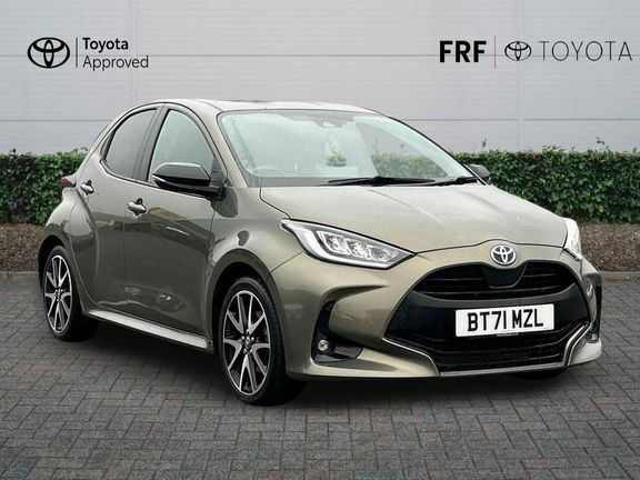Toyota Yaris Dynamic 1.5 Hybrid Brown