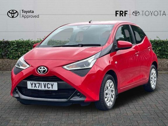 Toyota Aygo X X-play Tss Red #3